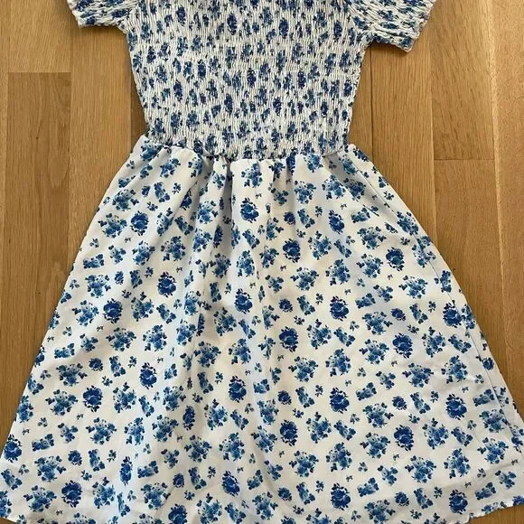 White off the shoulder dress with blue flowers - Picture 2 of 5